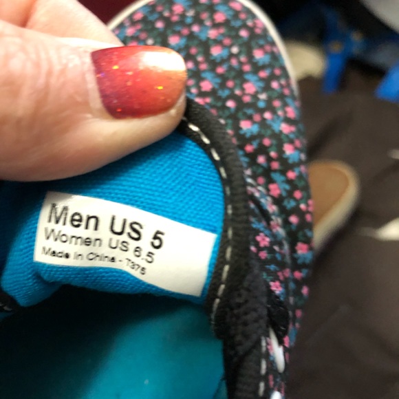 Two pairs of Vans black with print and green pair. Size 6.5/7 - Picture 3 of 4